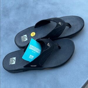 New w Tags! Reef Black Men's Flip Flops with Cushioned Straps Size 13